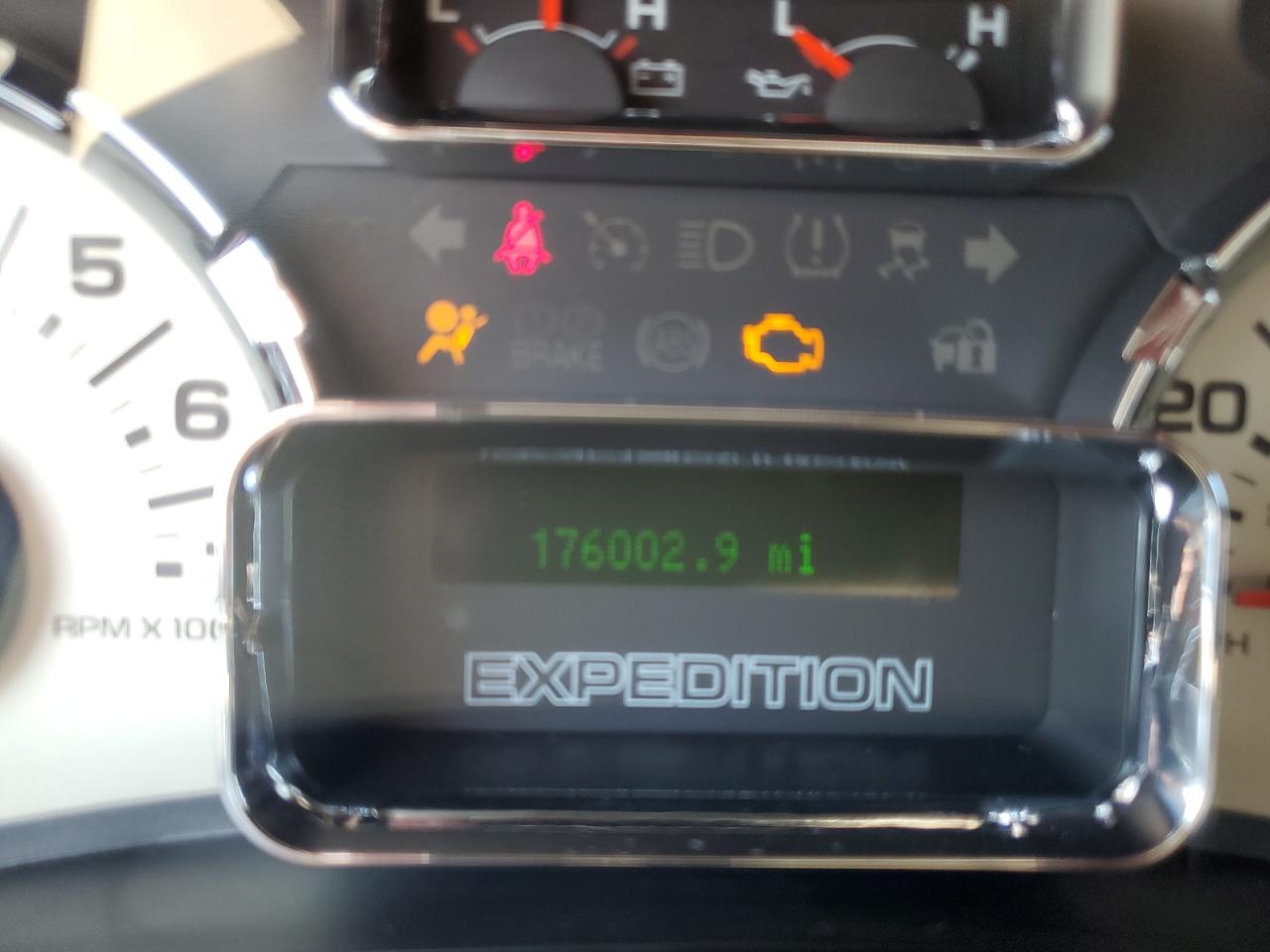 2011 Ford Expedition Xlt VIN: 1FMJU1J52BEF42288 Lot: 64388994