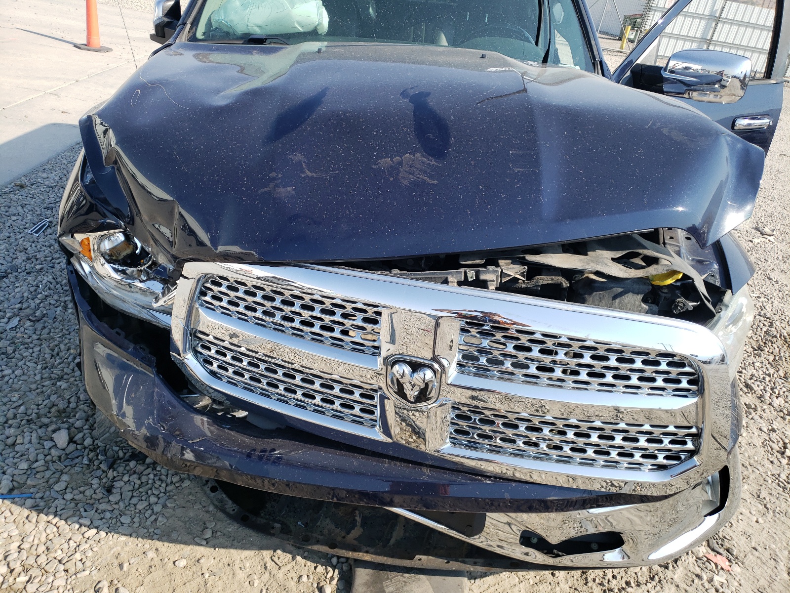 1C6RR7NT1JS209043 2018 Ram 1500 Laramie