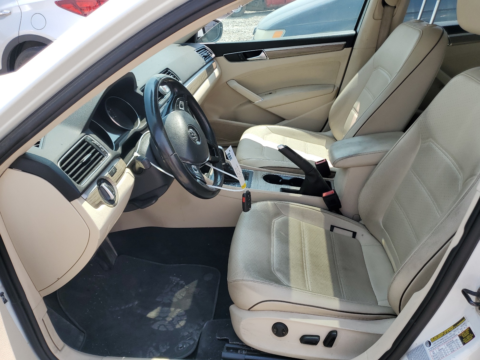 1VWBT7A37HC067770 2017 Volkswagen Passat Se