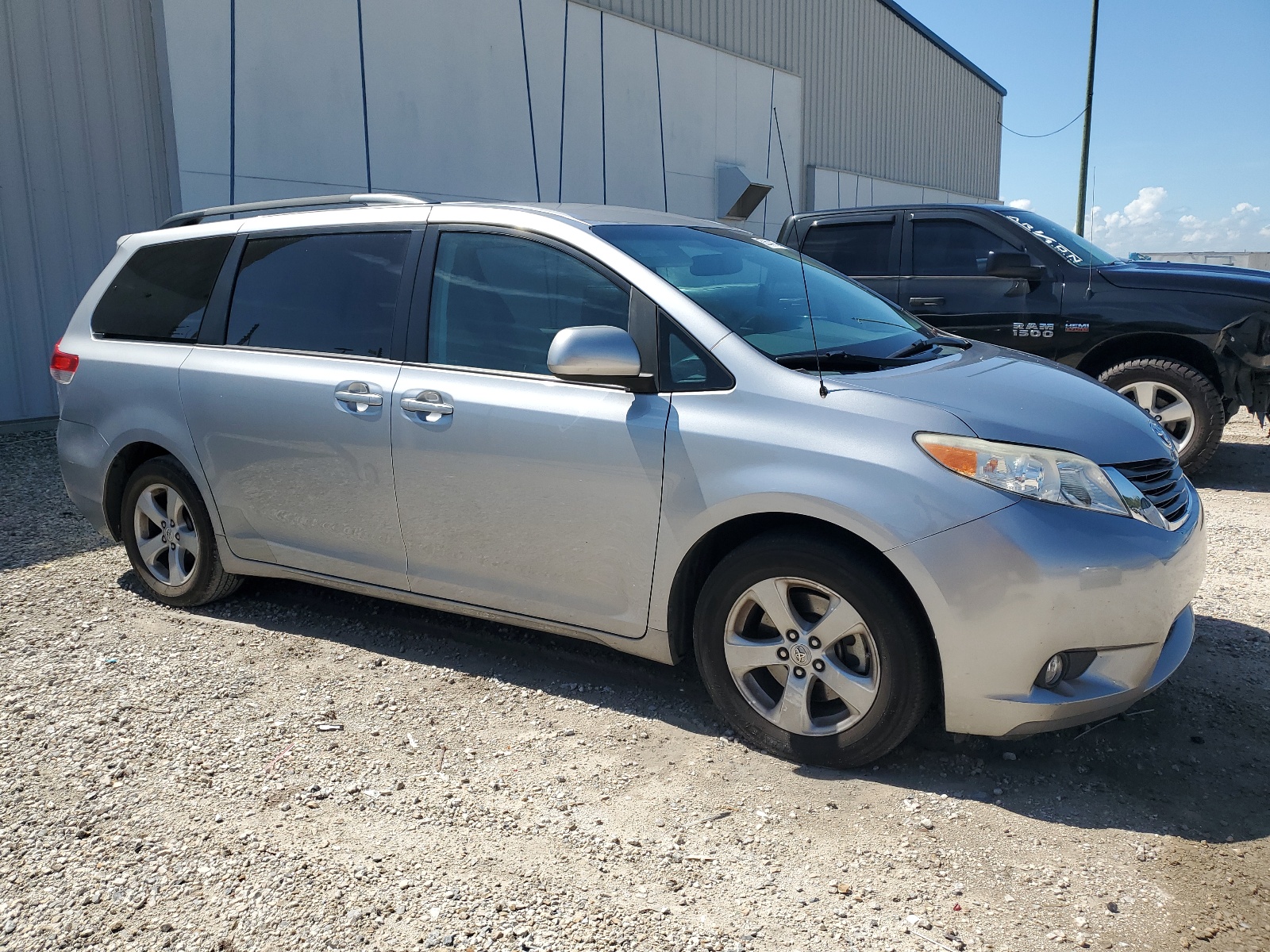 2012 Toyota Sienna Le vin: 5TDKK3DC7CS212808