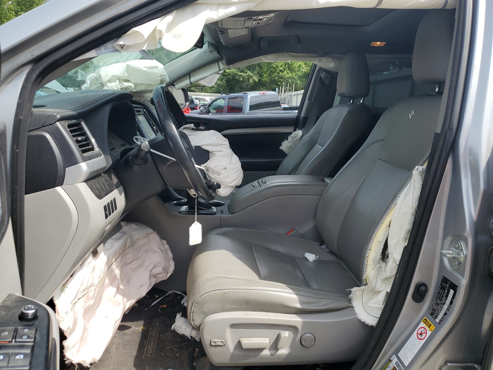 5TDKKRFHXFS092809 2015 Toyota Highlander Xle