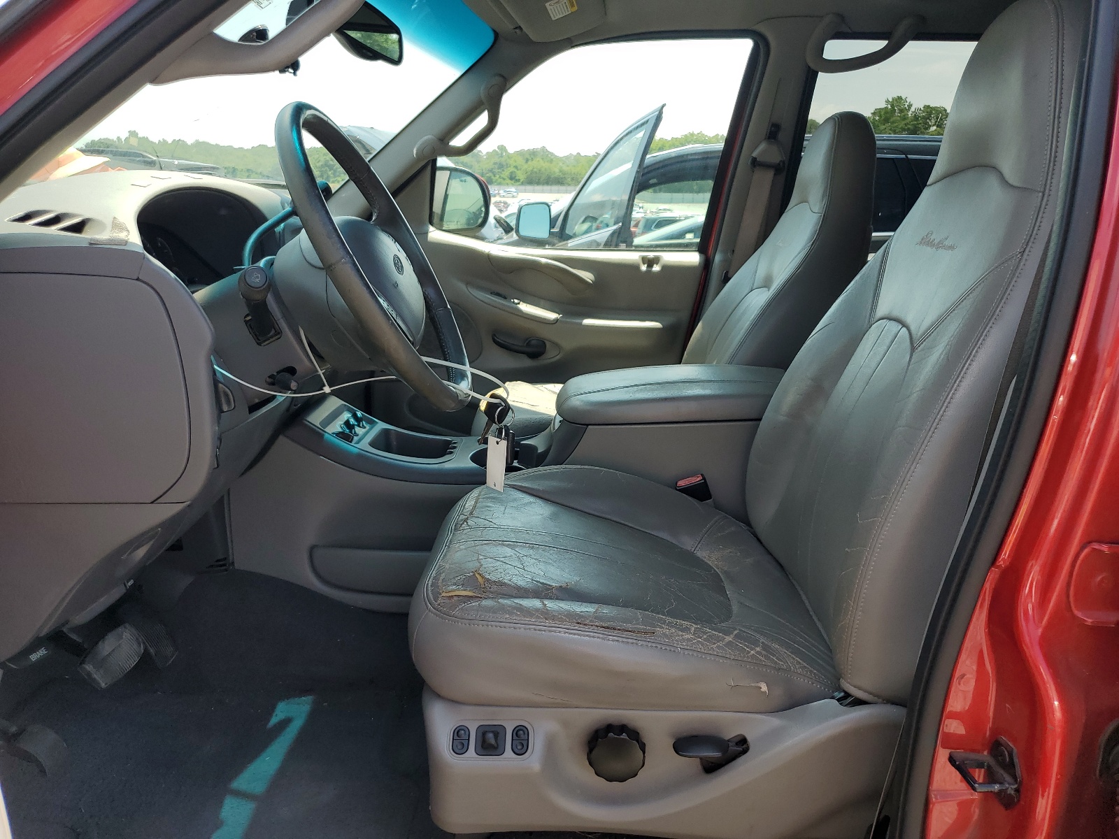 1FMRU17W11LB48410 2001 Ford Expedition Eddie Bauer