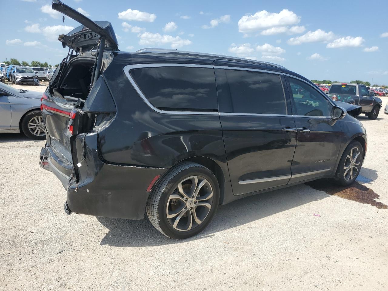 2021 Chrysler Pacifica - Image 3