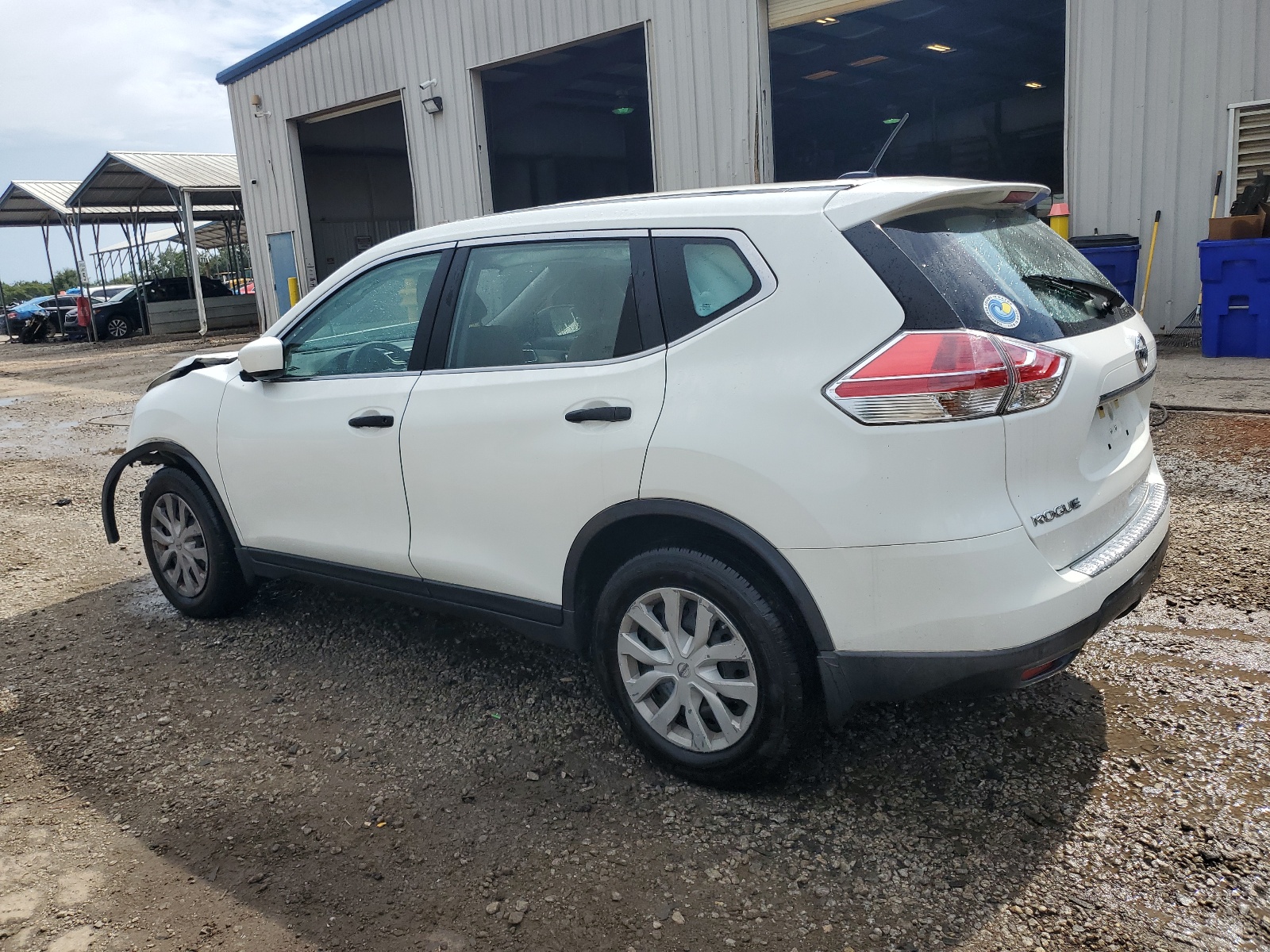 2016 Nissan Rogue S vin: KNMAT2MT9GP653374