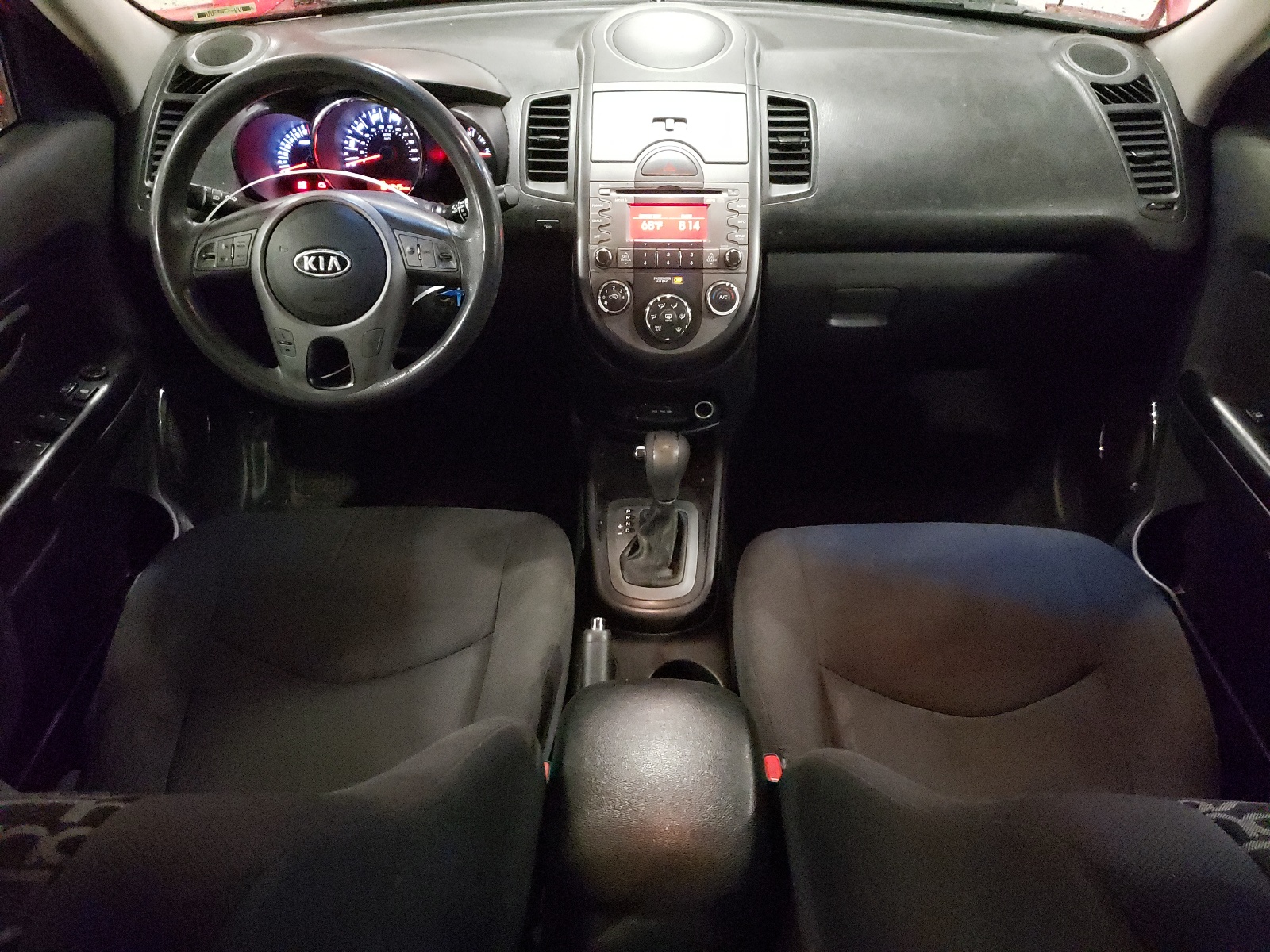 KNDJT2A21B7226890 2011 Kia Soul +