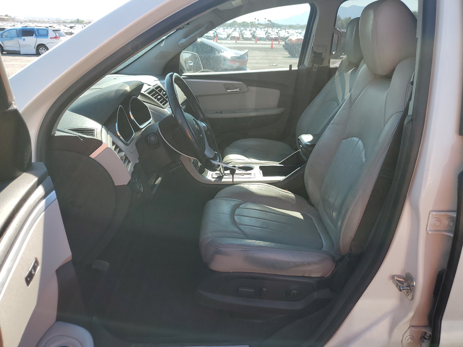 1GNKVLED2BJ309657 2011 Chevrolet Traverse Ltz