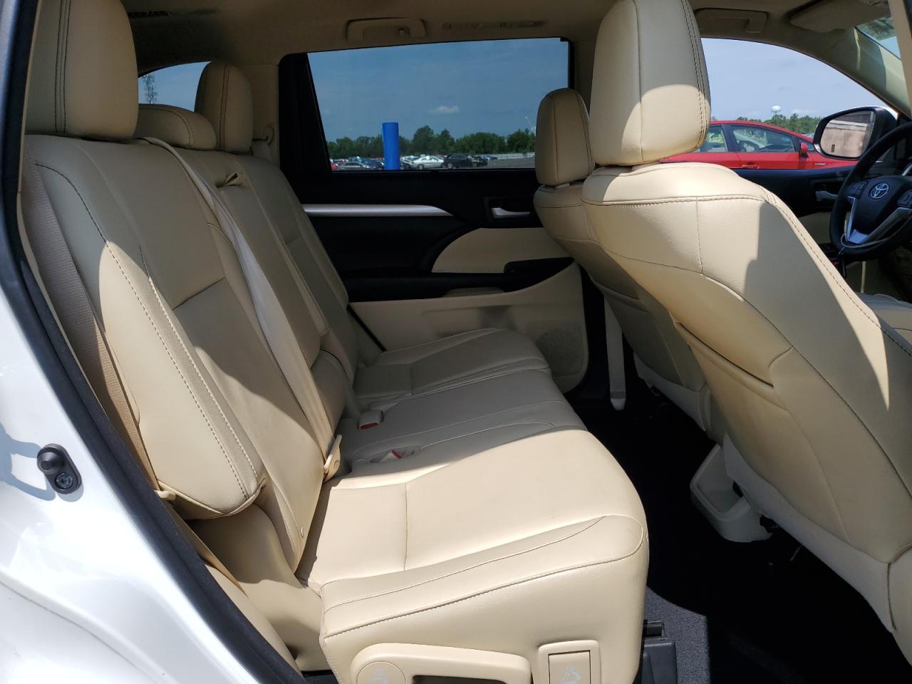 2016 Toyota Highlander Xle VIN: 5TDJKRFH1GS327191 Lot: 63842514