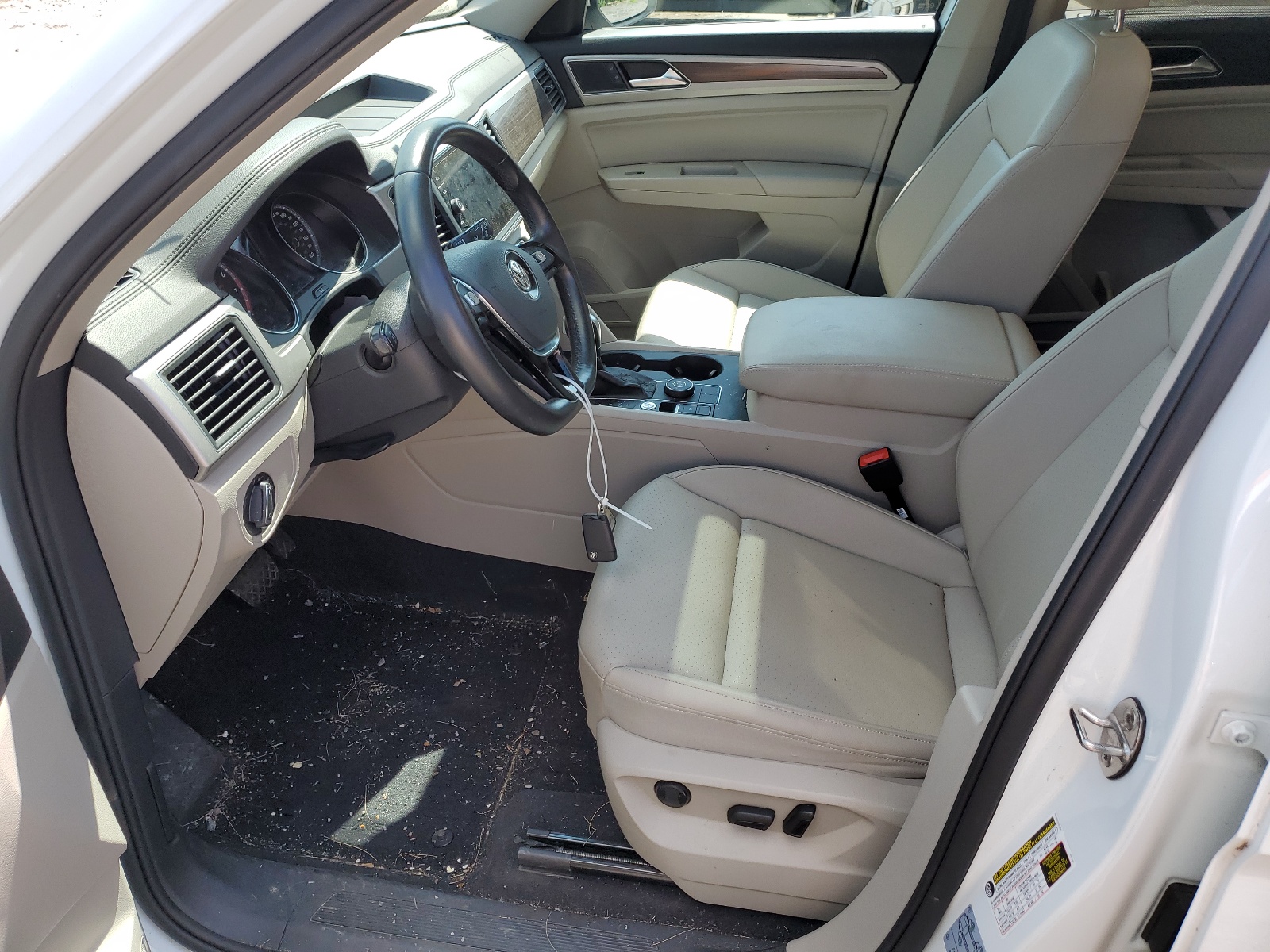 1V2UR2CA1KC610528 2019 Volkswagen Atlas Se