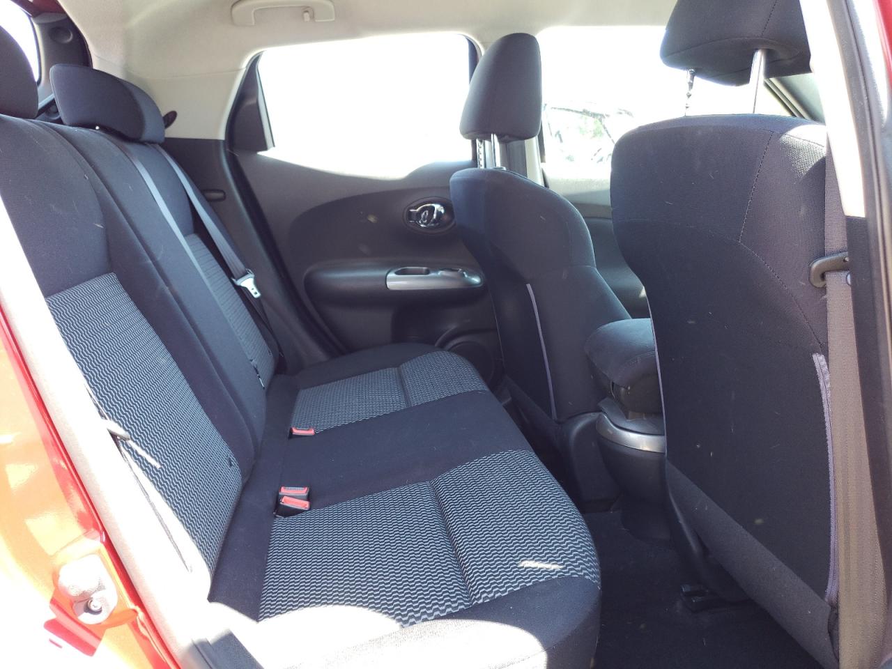2015 Nissan Juke S VIN: JN8AF5MV2FT560393 Lot: 62525254