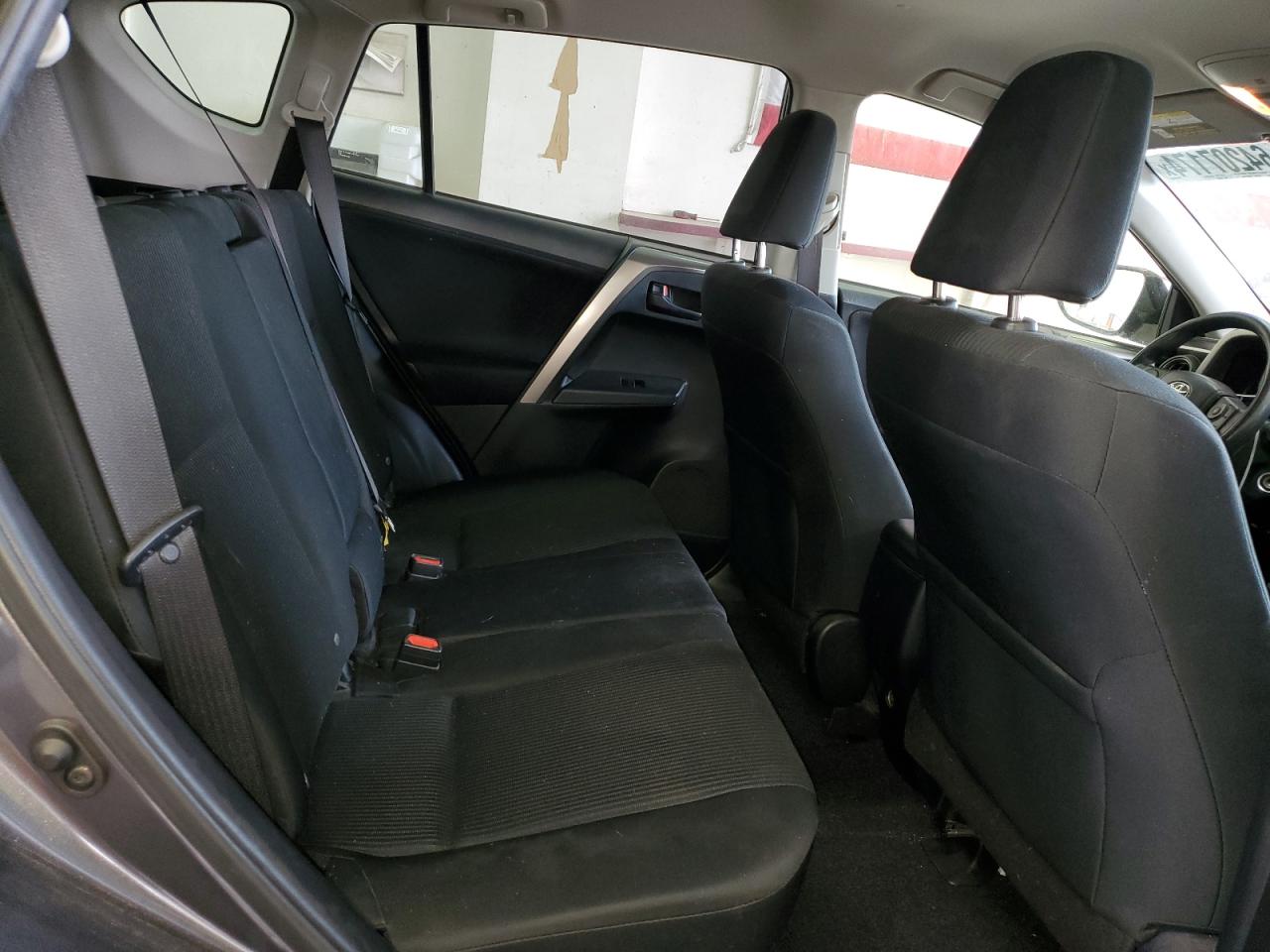 2018 Toyota Rav4 Le VIN: JTMBFREVXJJ205532 Lot: 64207174