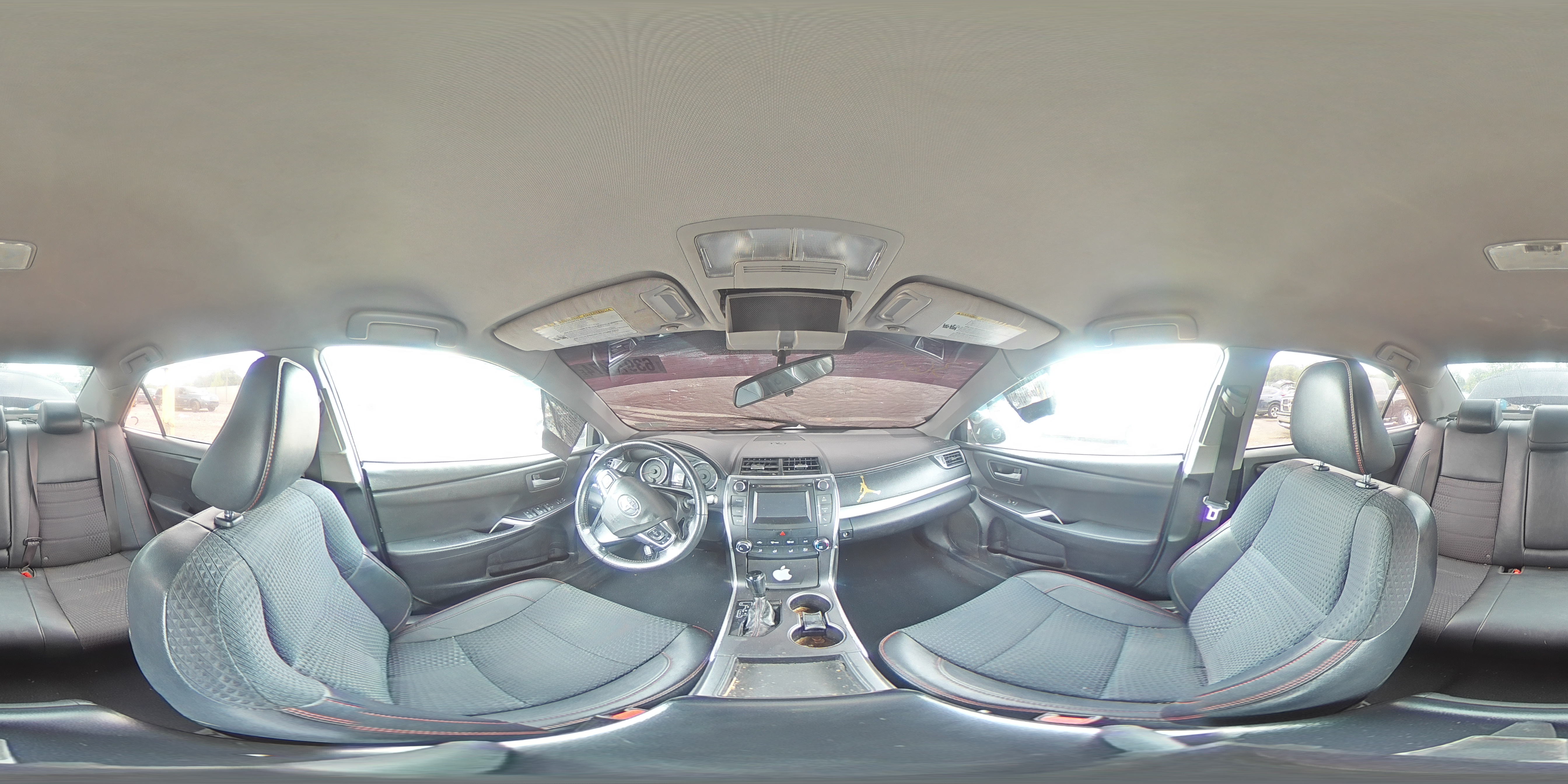 2015 Toyota Camry - Image 13