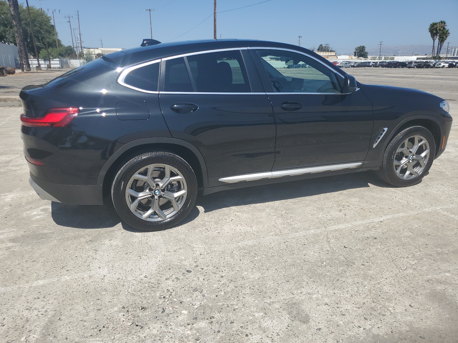 2024 BMW X4 xDrive30I vin: 5UX33DT02R9U58105