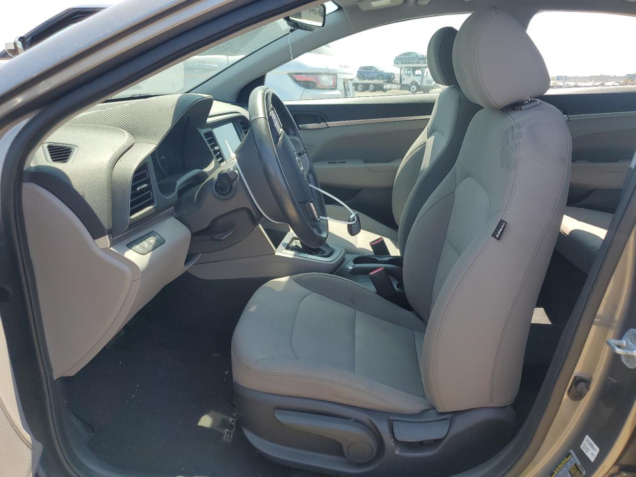 2019 Hyundai Elantra - Image 7