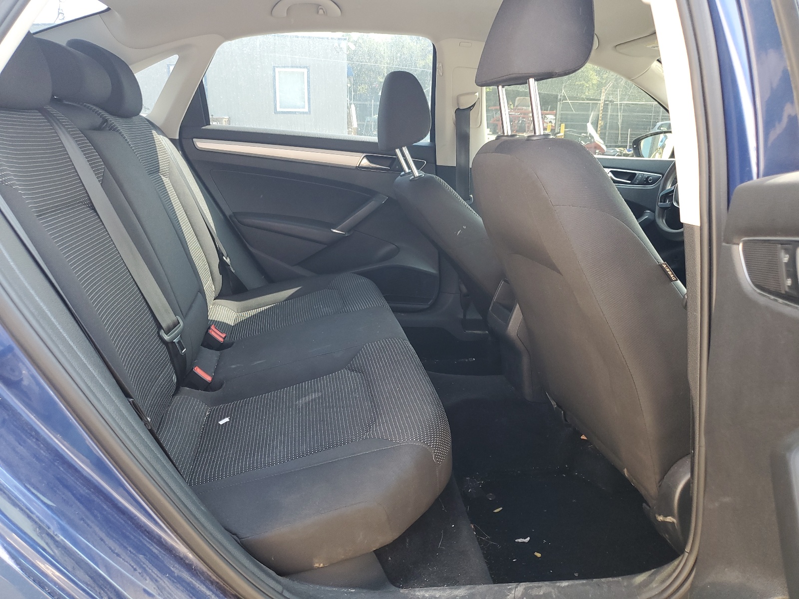 1VWAT7A35HC057959 2017 Volkswagen Passat S