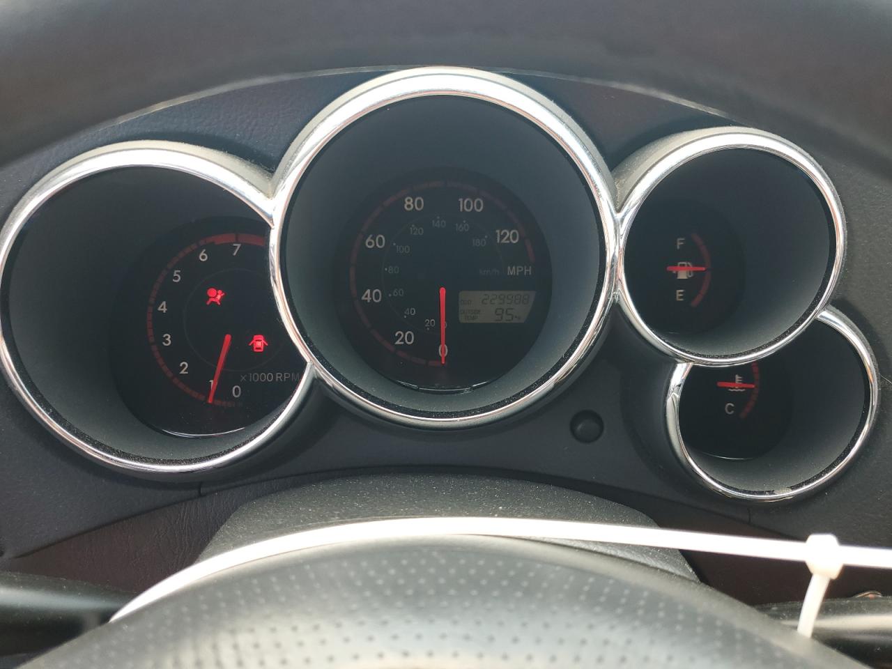 2003 Toyota Corolla Matrix Xr VIN: 2T1KR32E23C015179 Lot: 62530394