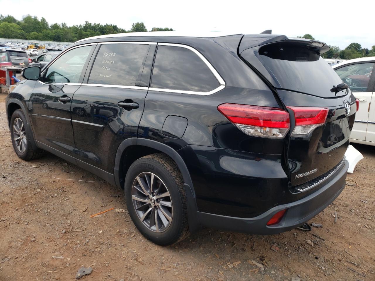 5TDJZRFH0KS920707 2019 TOYOTA HIGHLANDER - Image 2