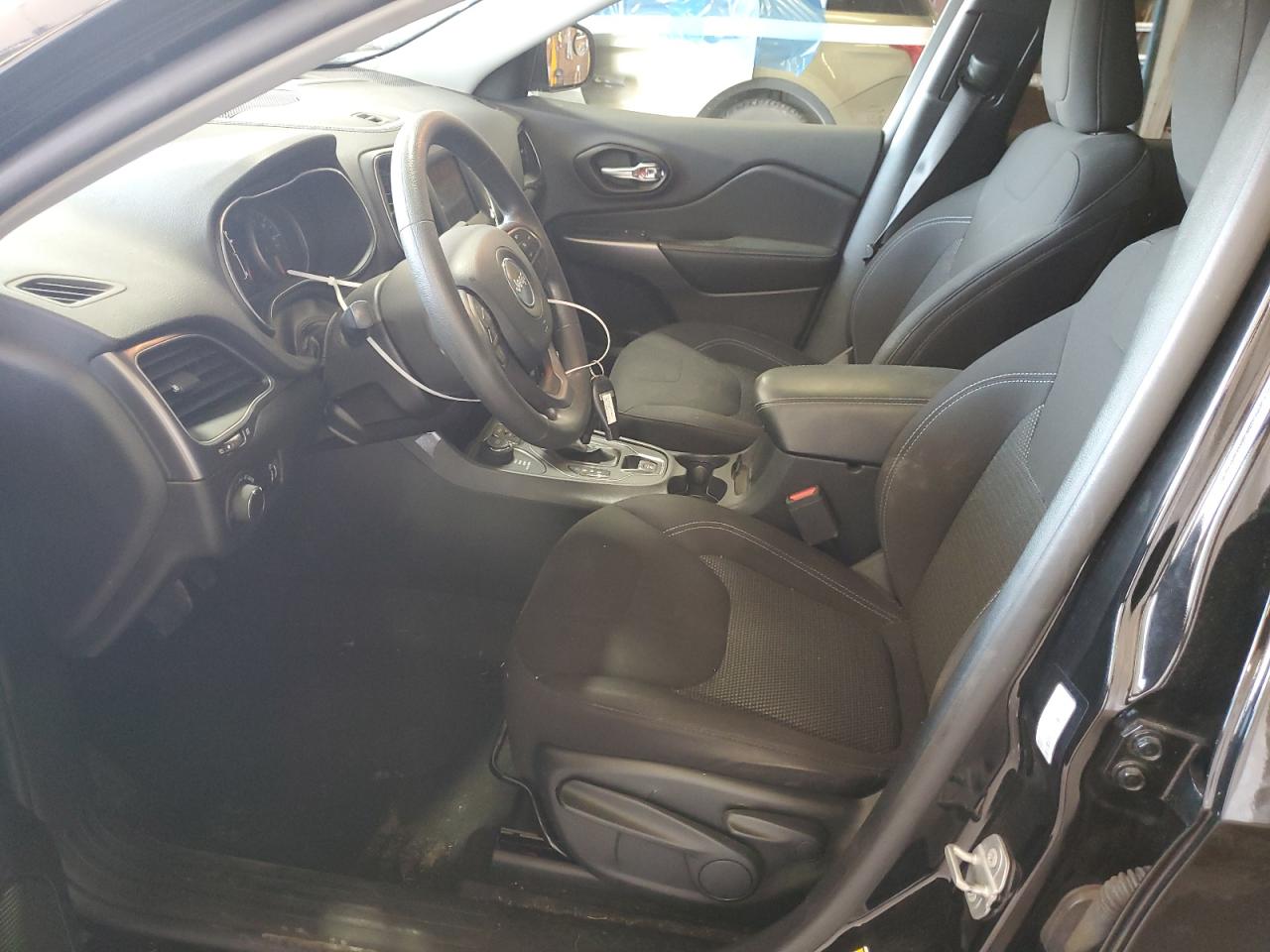 2020 Jeep Cherokee Latitude VIN: 1C4PJMCB1LD651067 Lot: 63217304