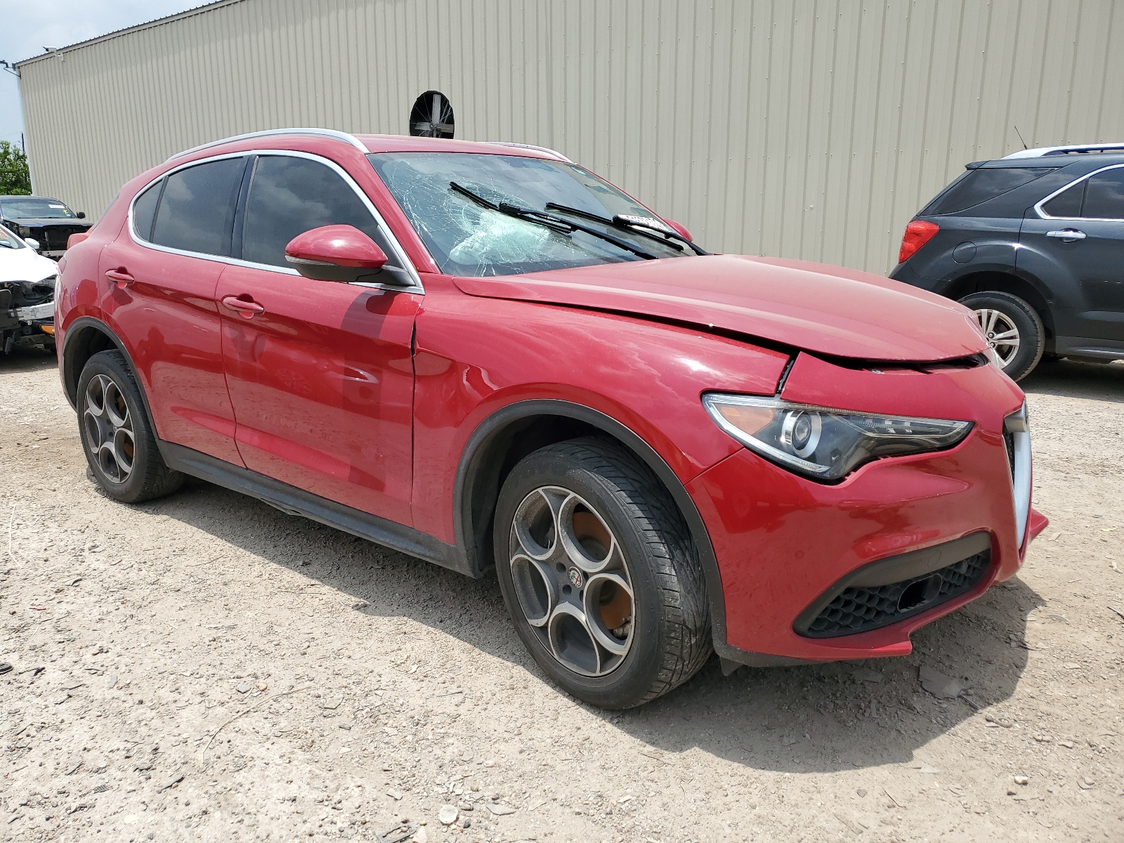 2018 Alfa Romeo Stelvio vin: ZASFAKAN2J7B70115