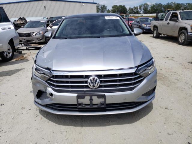  VOLKSWAGEN JETTA 2019 Серебристый