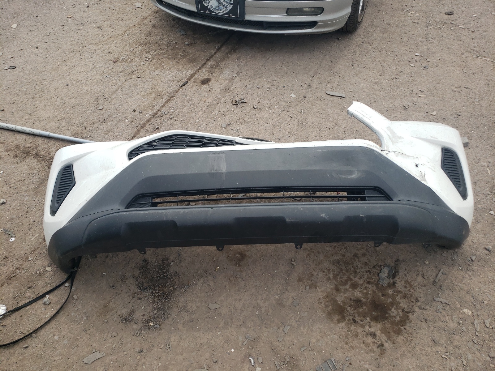 2T3H1RFV9KW037067 2019 Toyota Rav4 Le