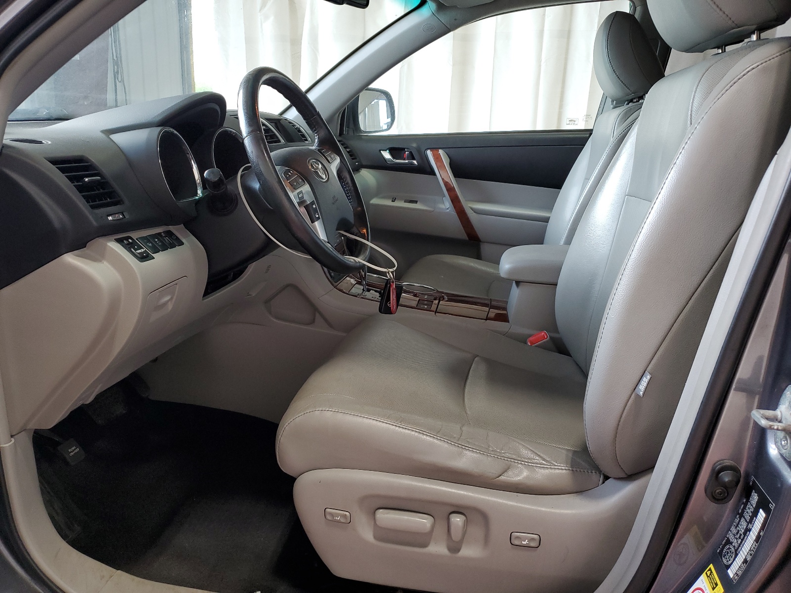 5TDDK3EH9BS085108 2011 Toyota Highlander Limited