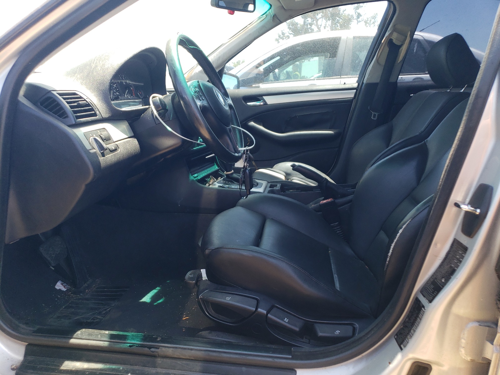 WBAEV33432KL67311 2002 BMW 325 I