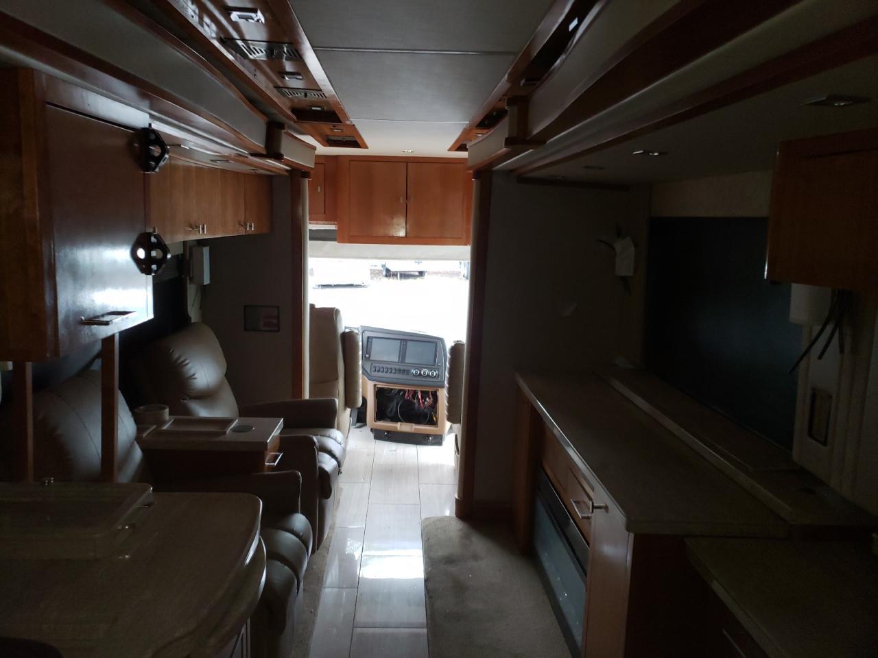 2019 Tiffin Motorhomes Inc Zephyr VIN: 5VBZA89A2KA119221 Lot: 62930094