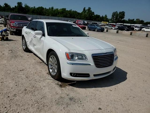 2013 Chrysler 300 VIN: 2C3CCAAGXDH589070 Lot: 61172584