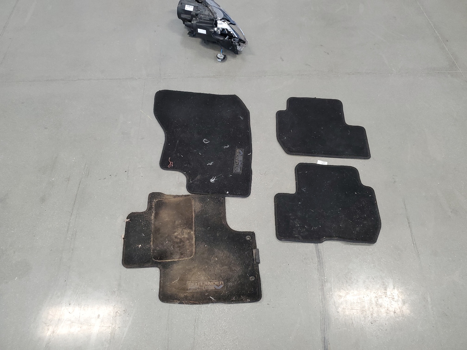 JA4J24A56LZ041632 2020 Mitsubishi Outlander Sel