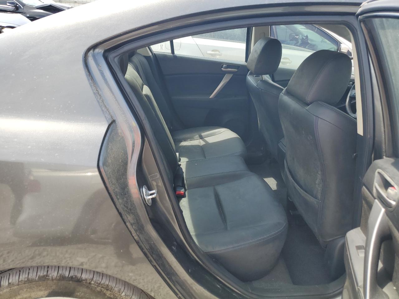 2011 Mazda 3 S VIN: JM1BL1W50B1411968 Lot: 63338654