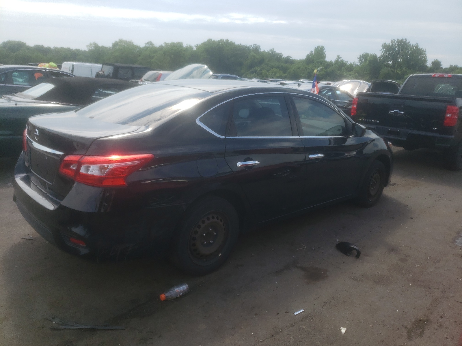 2016 Nissan Sentra S vin: 3N1AB7AP1GY281568