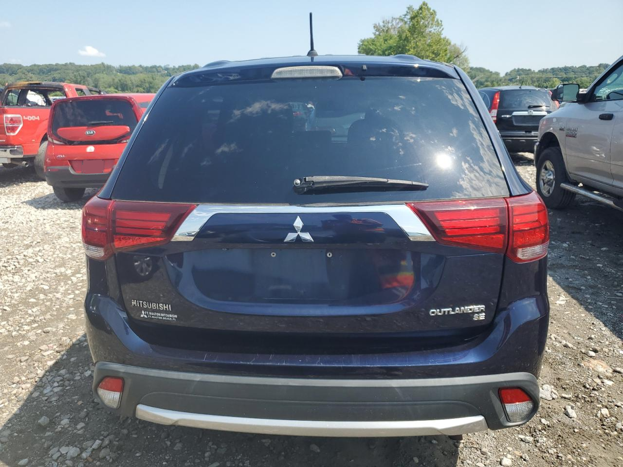 JA4AD3A35GZ008646 2016 Mitsubishi Outlander Se