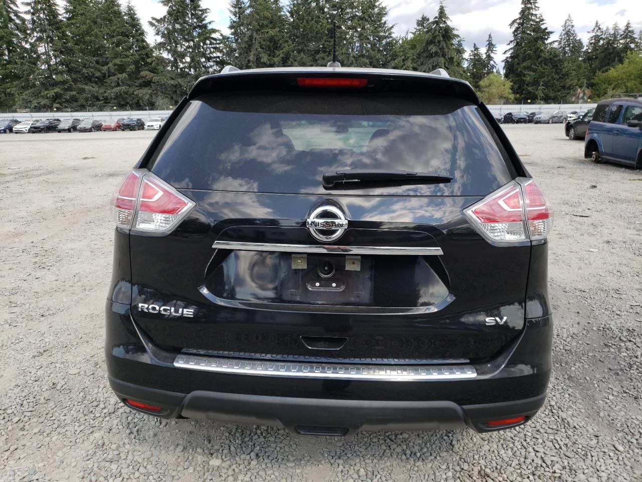 2015 Nissan Rogue S VIN: KNMAT2MT6FP517458 Lot: 64702564
