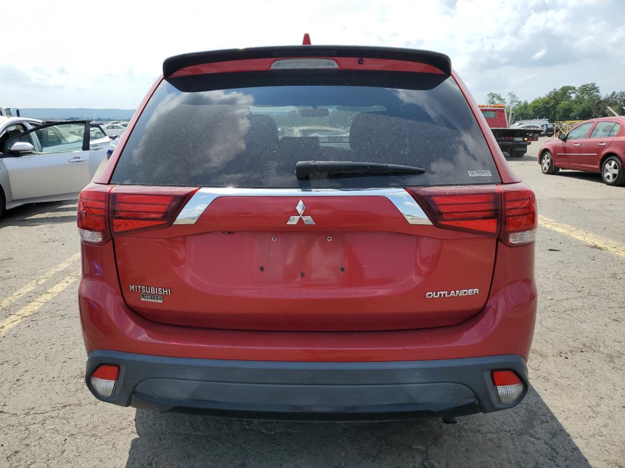 JA4AZ3A34JZ067602 2018 Mitsubishi Outlander Se