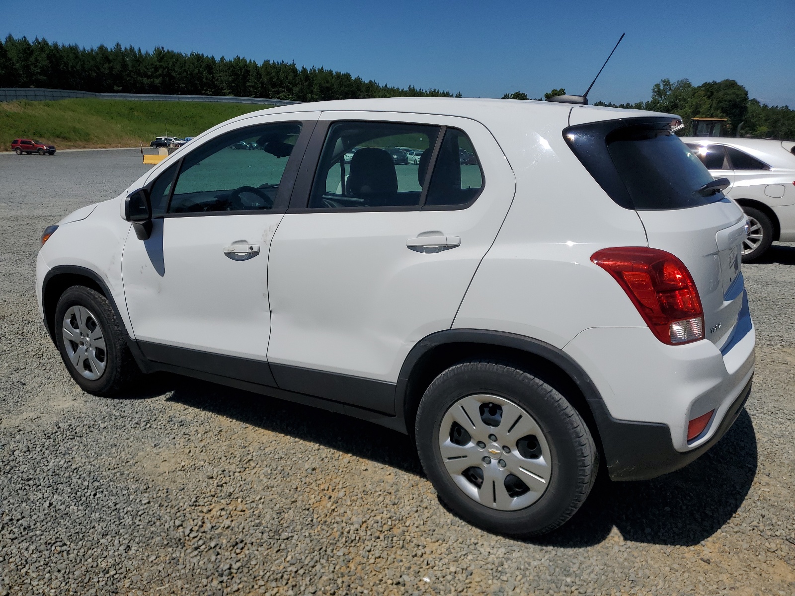 2018 Chevrolet Trax Ls vin: KL7CJKSB9JB570795