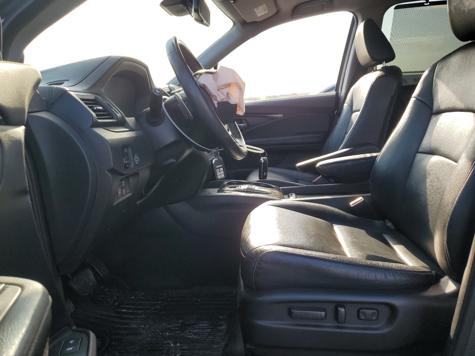 5FNYF5H94HB015812 2017 Honda Pilot Touring