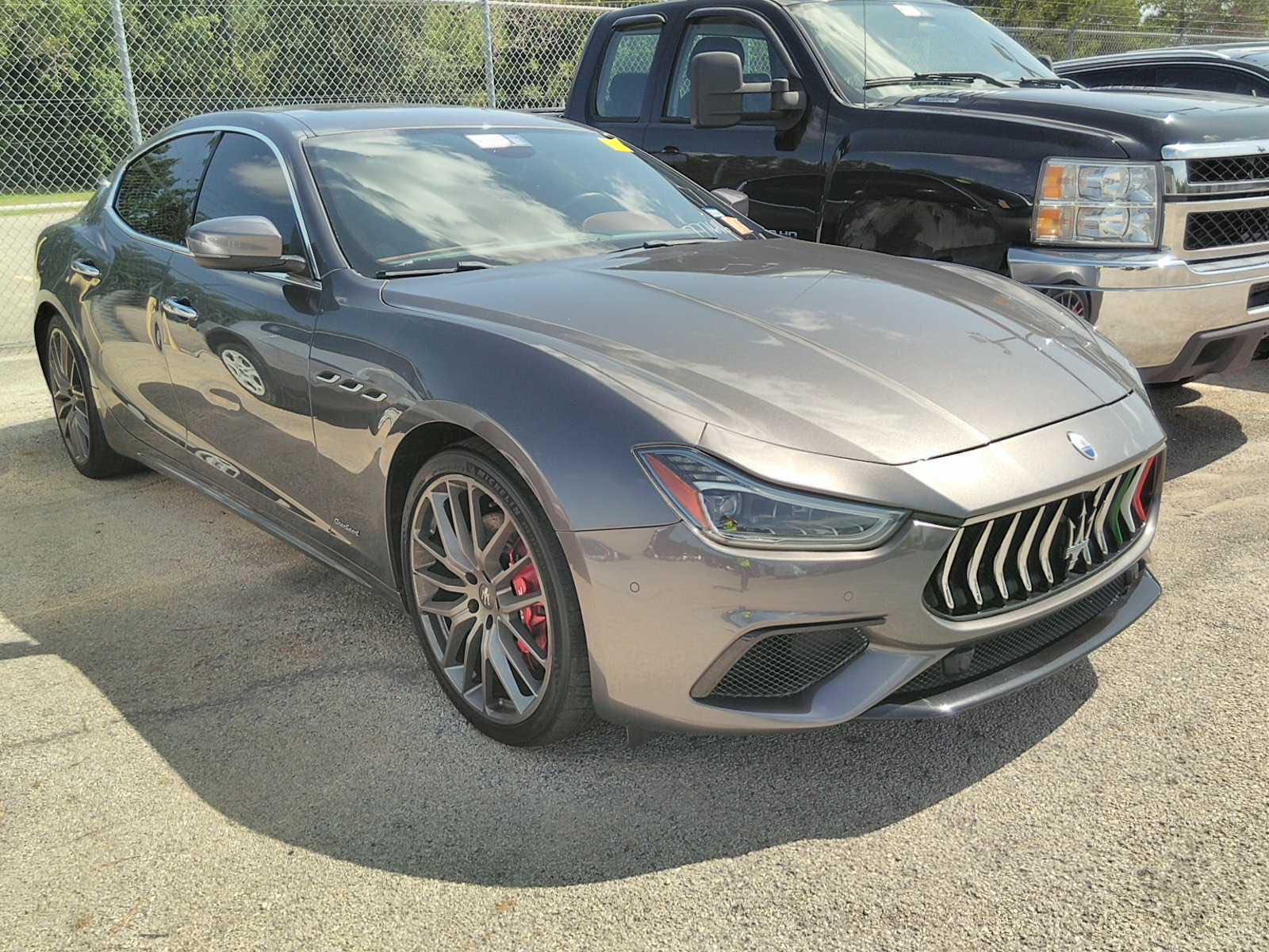 2018 Maserati Ghibli S vin: ZAM57YSS5J1277068