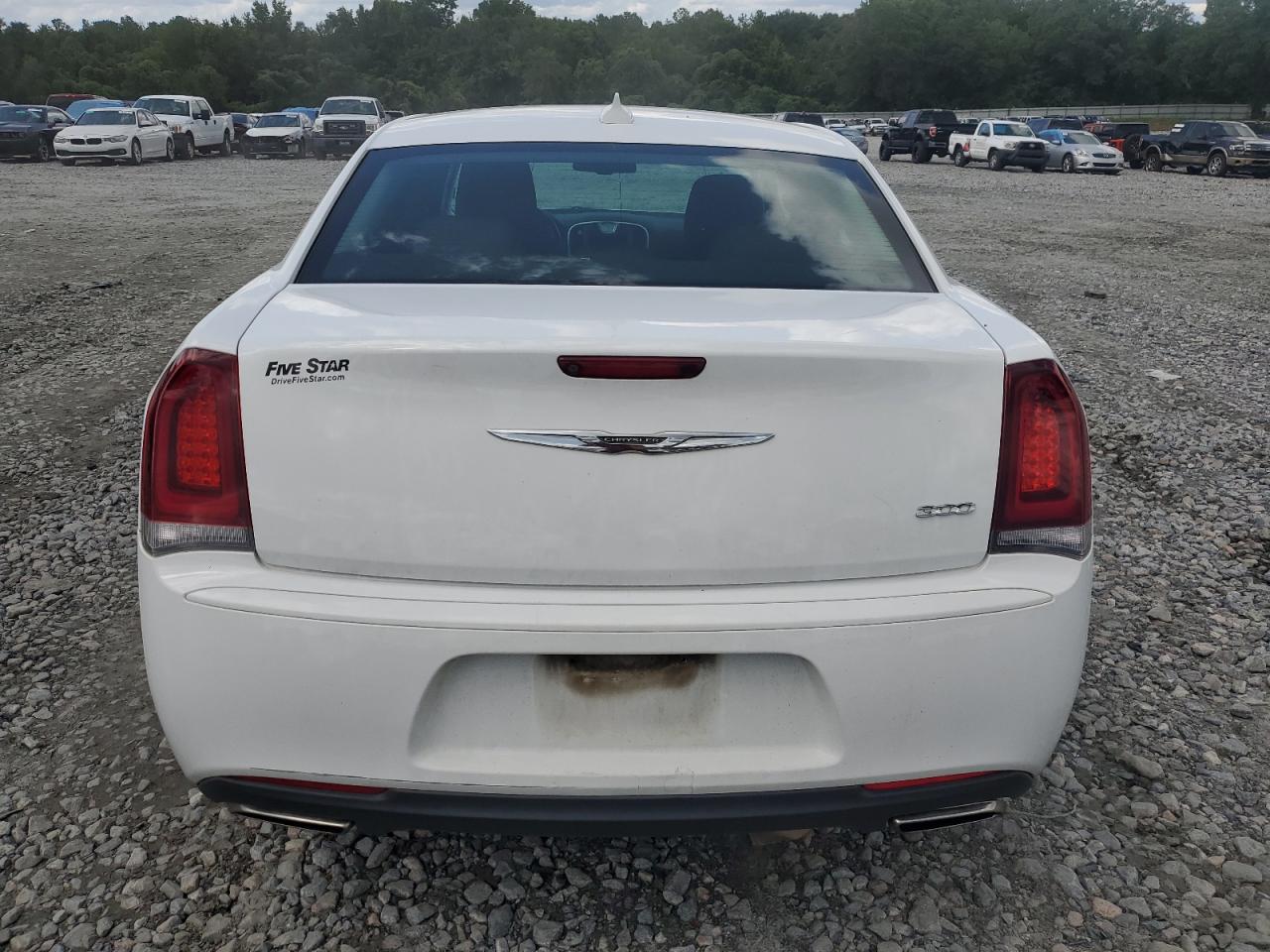 2C3CCAAG6KH601597 2019 Chrysler 300 Touring