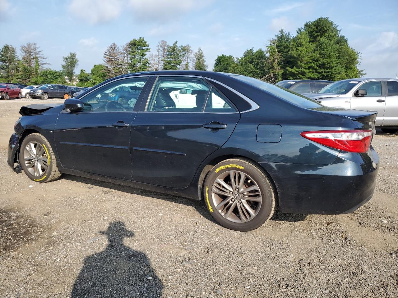 4T1BF1FK2HU320023 2017 TOYOTA CAMRY - Image 2