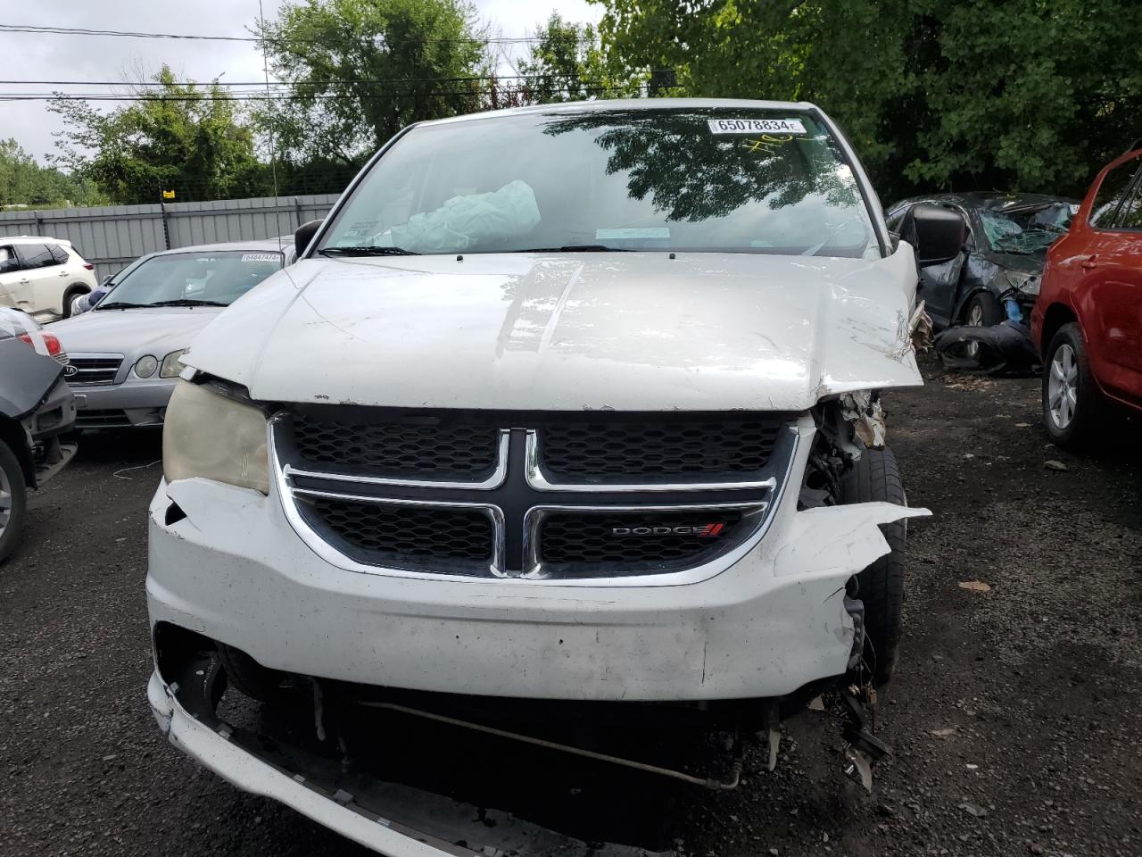 2014 Dodge Caravan - Image 5