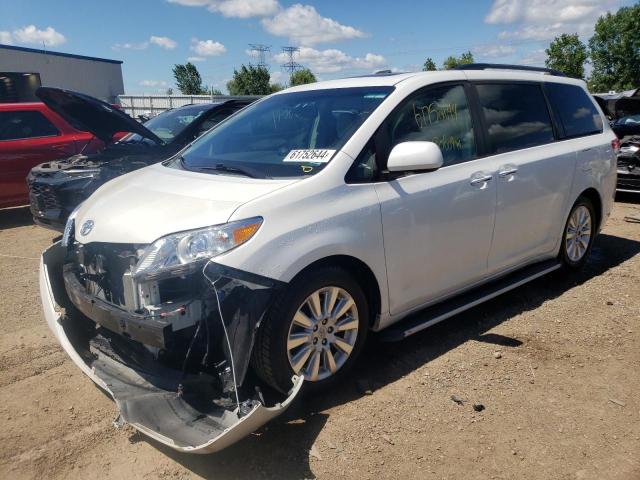 2011 Toyota Sienna Xle for Sale in Elgin, IL - Front End