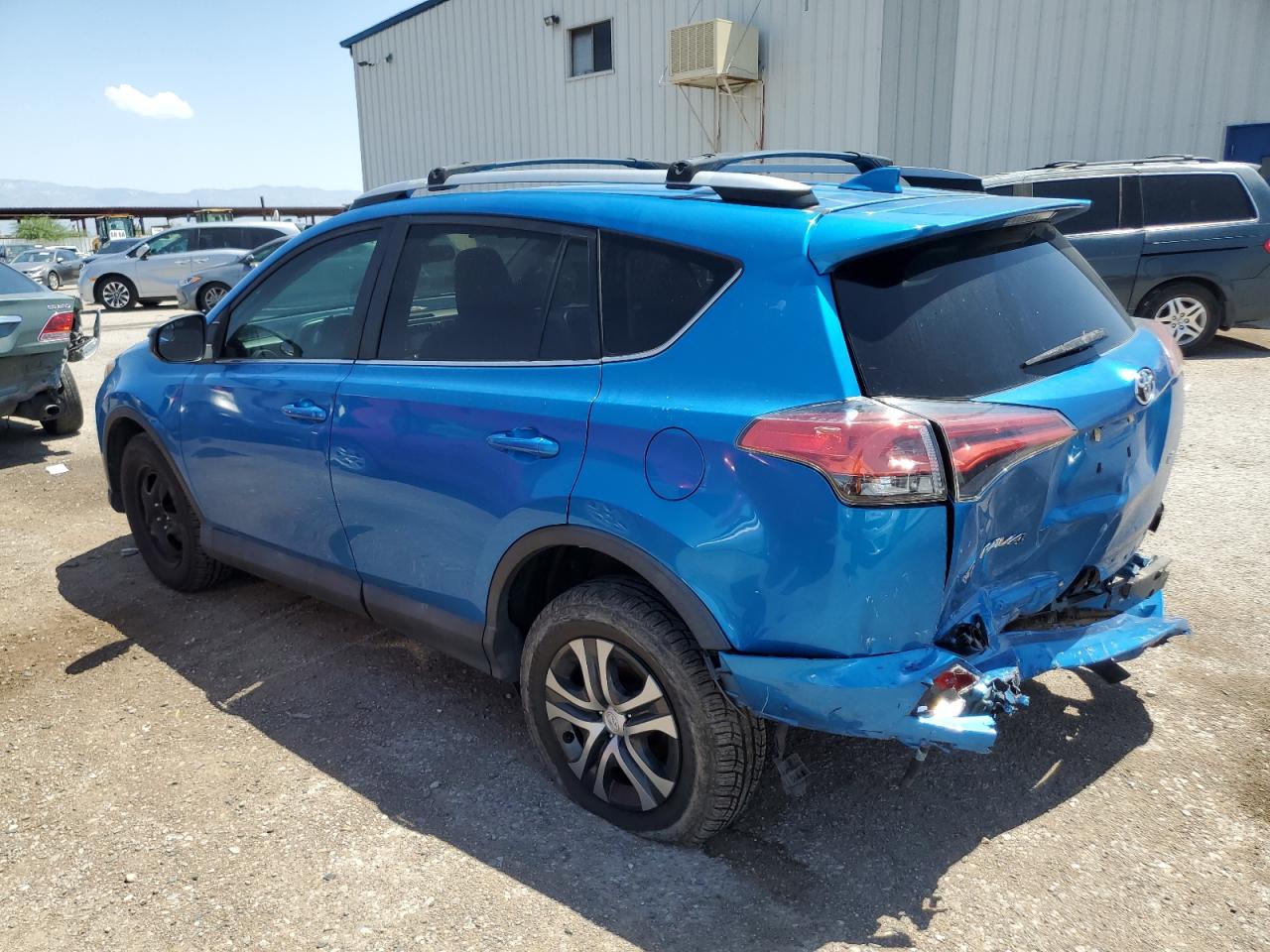 2T3ZFREV7JW476256 2018 TOYOTA RAV 4 - Image 2