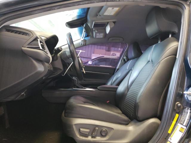  TOYOTA CAMRY 2018 Granatowy