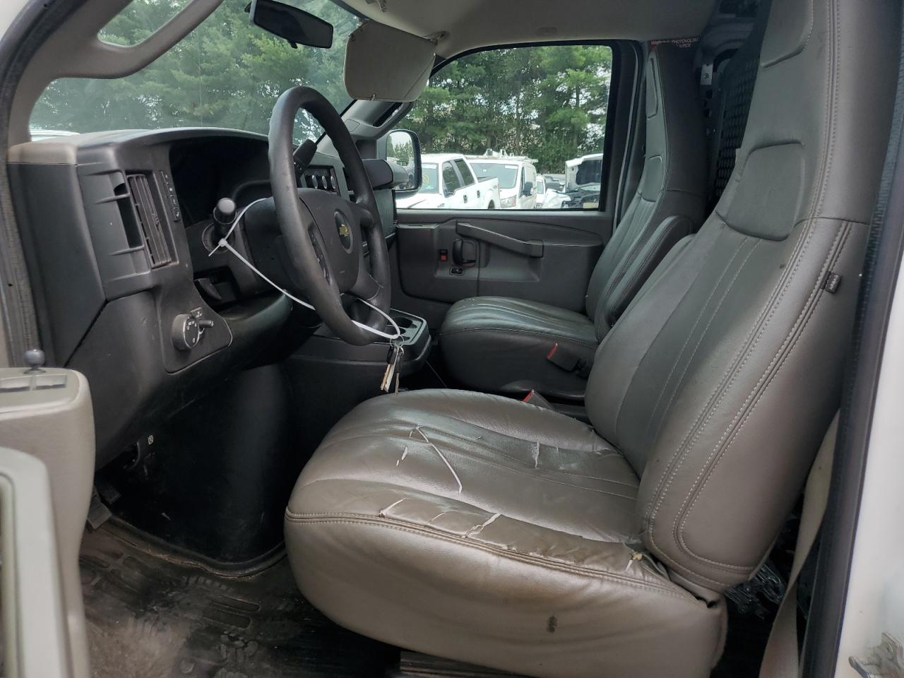 2017 Chevrolet Express G2500 VIN: 1GCWGAFF9H1301900 Lot: 64560514