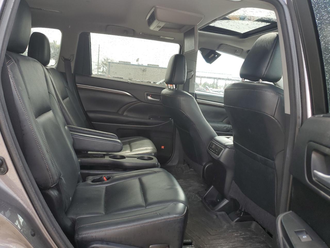 2016 Toyota Highlander Limited VIN: 5TDDKRFH4GS289677 Lot: 63877344