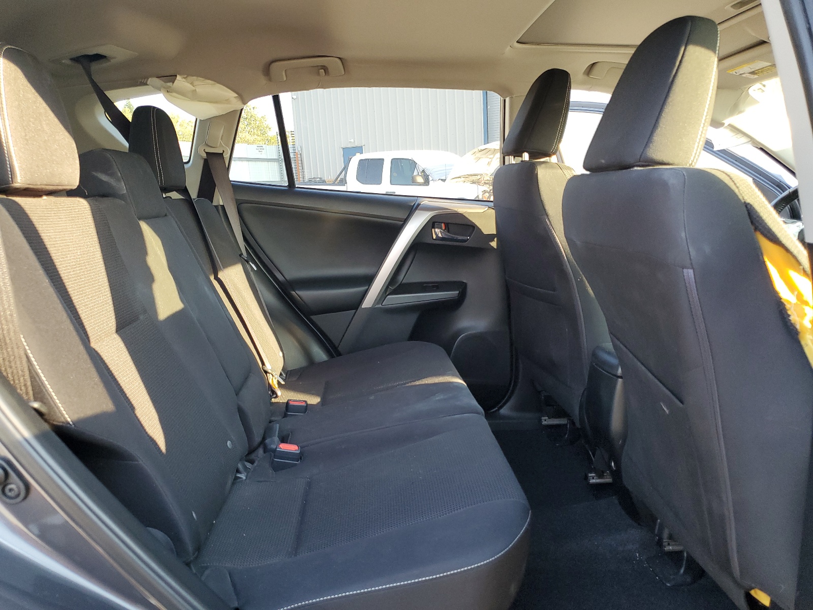 JTMRFREVXHJ707000 2017 Toyota Rav4 Xle