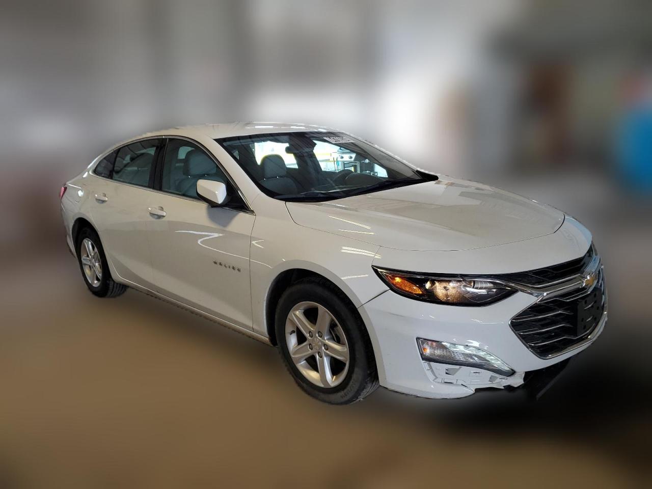 2022 Chevrolet Malibu - Image 4