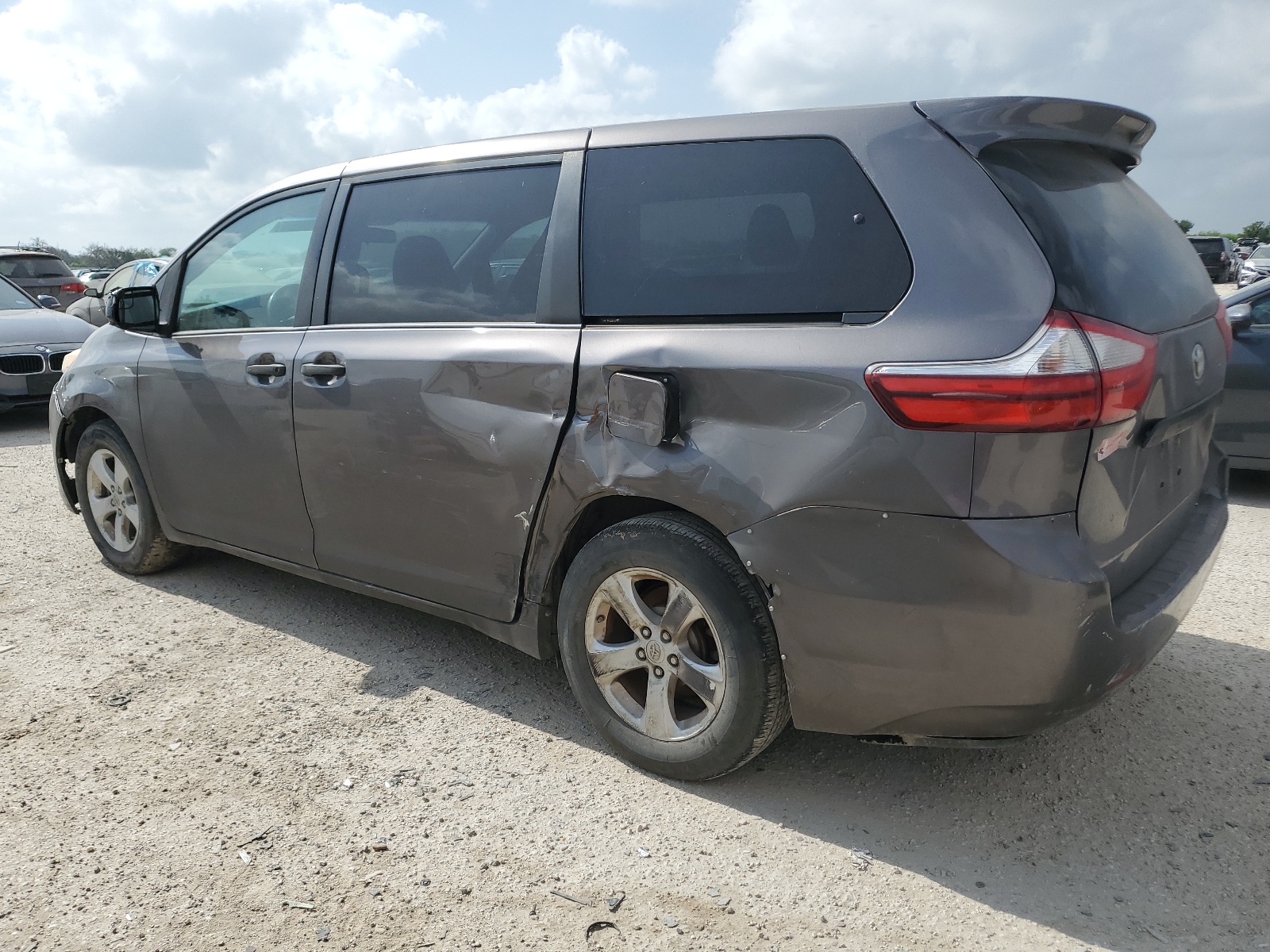 2017 Toyota Sienna vin: 5TDZZ3DC9HS766725