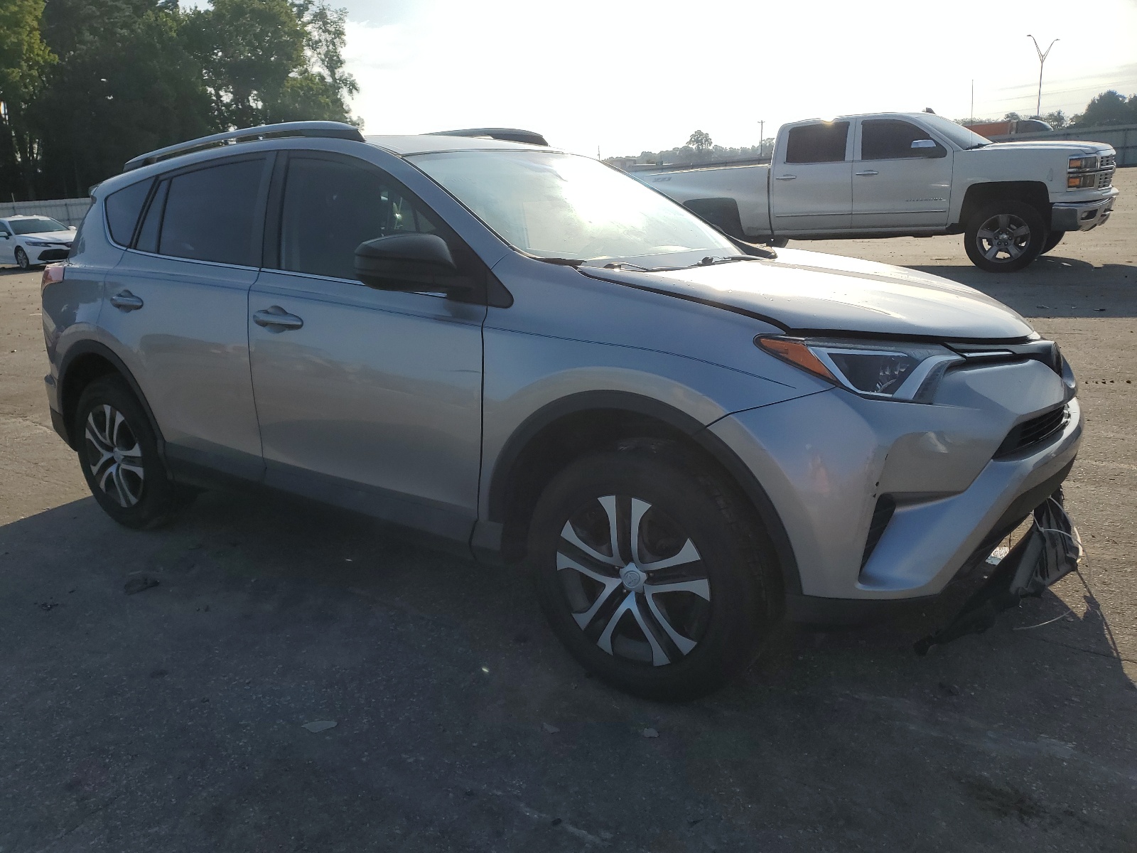 2T3BFREV6HW545398 2017 Toyota Rav4 Le