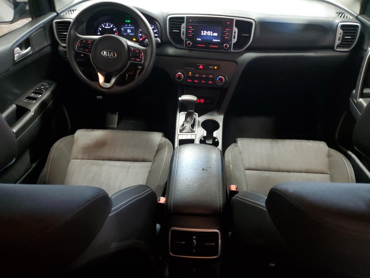 KNDPMCAC8H7115221 2017 Kia Sportage Lx